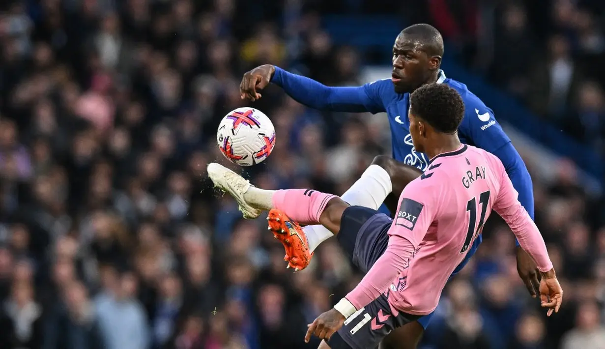 <p>Koulibaly jadi pemain kedua Chelsea bergaji besar yang dilepas ke Arab Saudi setelah N'Golo Kante. (Glyn KIRK/AFP)</p>