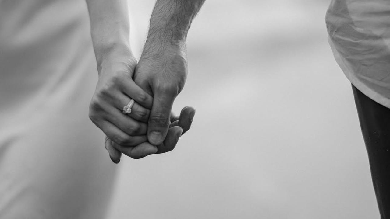 Tak Pernah Unggah Foto Pacar, Yunita Siregar Umumkan Telah Dilamar Kekasih