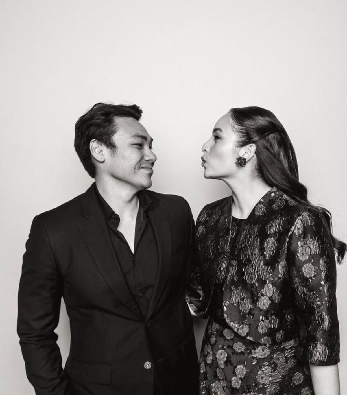 Rayakan 2 Tahun Pernikahan, Chelsea Islan dan Rob Clinton Tetap Kompak dan Bebas Gosip