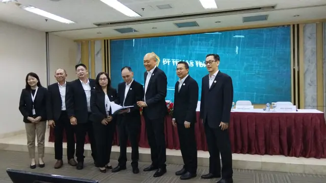 Jajaran direksi PT TEMAS Tbk dan direksi anak usaha. (Dok TMAS)