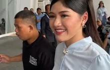 Erina Gudono Naik Ojol ke Lokasi Kampanye Akbar Prabowo-Gibran di GBK, Ongkos Dibayar Paspampres