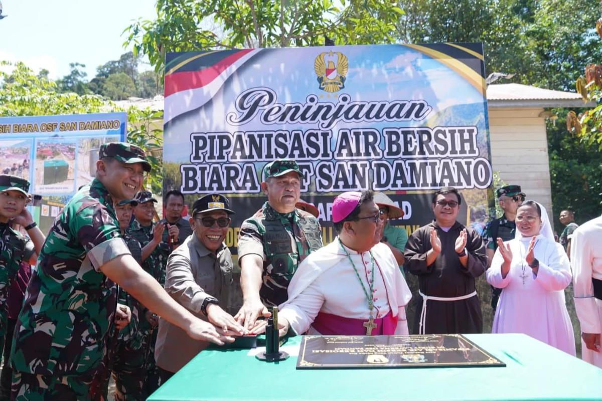 FOTO: Kasad Maruli  Resmikan Pipanisasi Air Bersih dan Reboisasi di Tapanuli Tengah