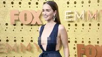 Emilia Clarke saat hadir di Emmy Awards 2019. (Frazer Harrison / GETTY IMAGES NORTH AMERICA / AFP)