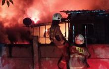 Ribuan Warga Dievakuasi Akibat Kebakaran di Kemayoran Gempol, Pengungsi Butuh Air hingga Makanan