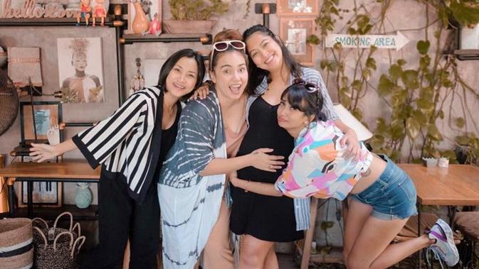 Potret Baby Bump Anak Pertama Anneke Jodi (sumber: instagram/@annekejd)