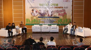 Suasana panggung saat acara "Debat Kandidat Artis Pendukung Calon Gubernur dan Wakil Gubernur DKI Jakarta 2017" di kawasan kuningan, Jakarta, Kamis (12/1). (Liputan6.com/Herman Zakharia)