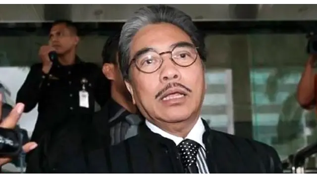 News Flash: Hotma Sitompul Dimaki Warga Saat Sidang Praperadilan Angeline
