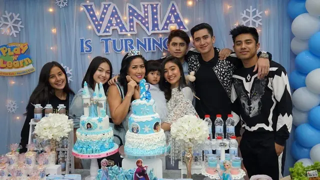 6 Momen Kedekatan Venna Melinda dan Febby Rastanty, Bak Anak Kandung