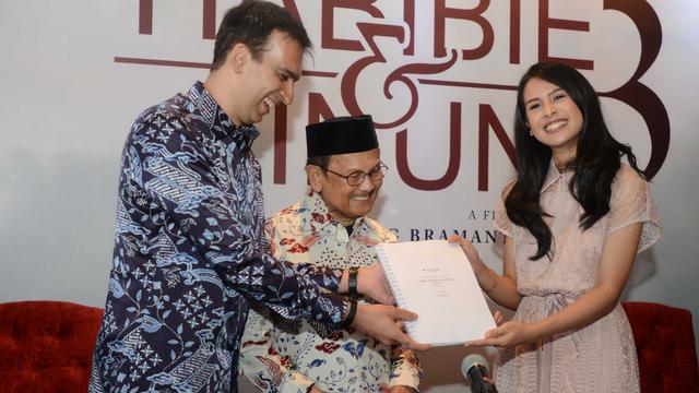 [Fimela] Maudy Ayunda di Film Habibie & Ainun