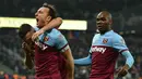 Mark Noble. Gelandang tengah berusia 34 tahun ini mulai menjabat kapten tim West Ham United sejak 2015/2016. Hingga saat ini ia juga menjadi pemain aktif di Liga Inggris dengan durasi terlama memperkuat 1 klub, yaitu telah 17 tahun membela The Hammers sejak 2004. (Foto: AFP/Daniel Leal-Olivas)