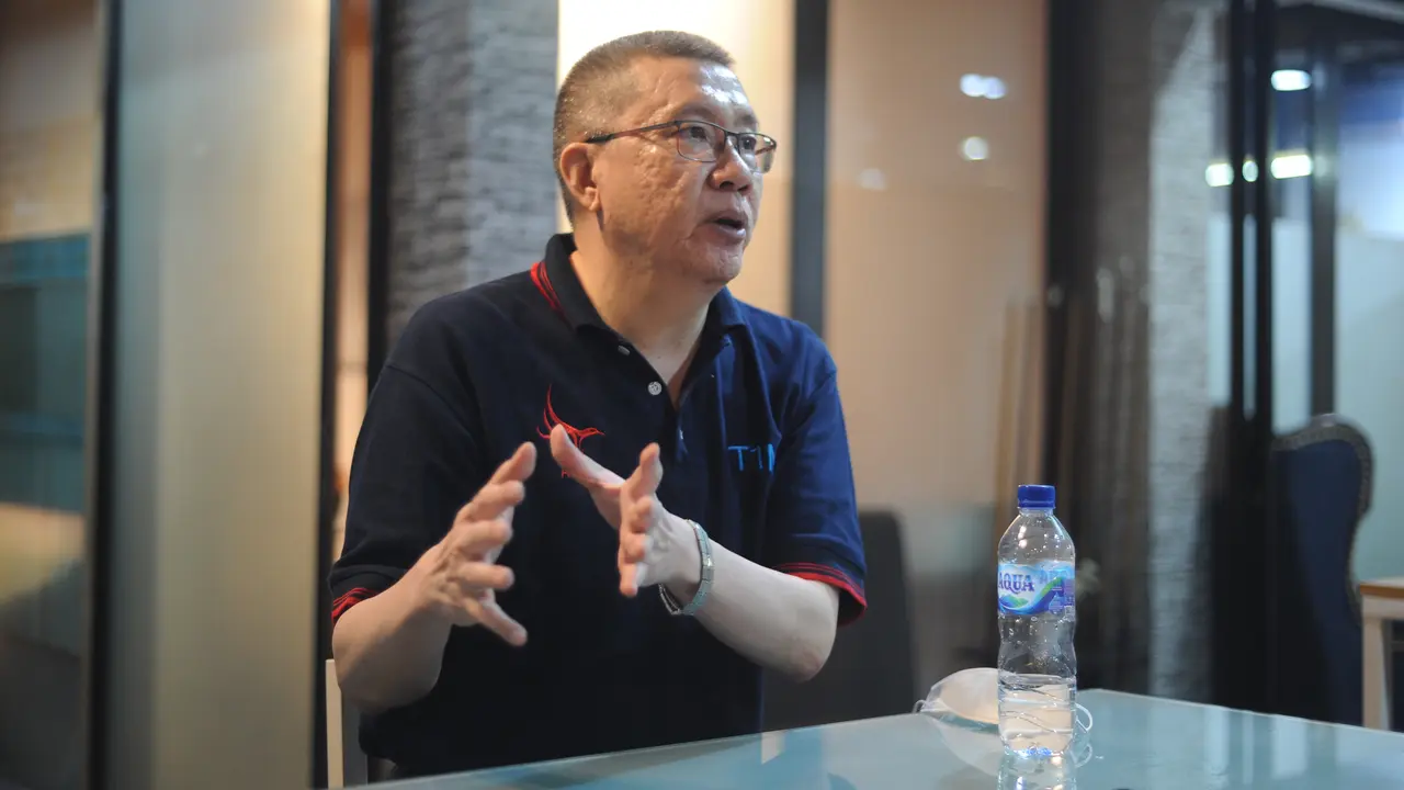 [Fimela] Hendra Martono, Sutradara film Cinta 5 Unsur