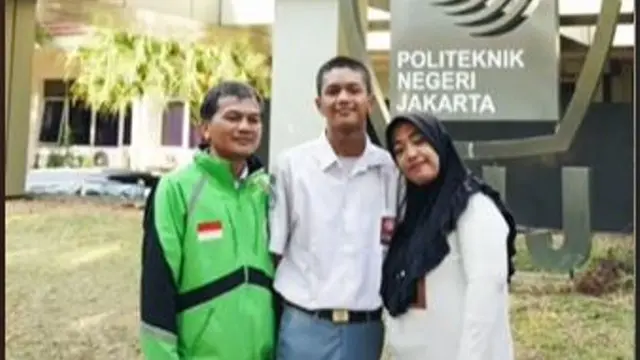 Cerita Inspiratif Anak Driver Ojol Berhasil Dapat Beasiswa