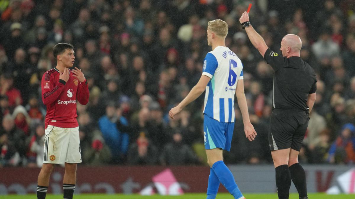 Darren Fletcher Meledak di Pinggir Lapangan usai MU Ditendang Brighton di Piala FA