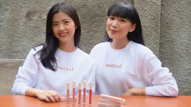 Jessica dan Erika, founder dan owner dari brand lokal Mutual Beaute, bisnis yang berawal dari mimpi yang sama