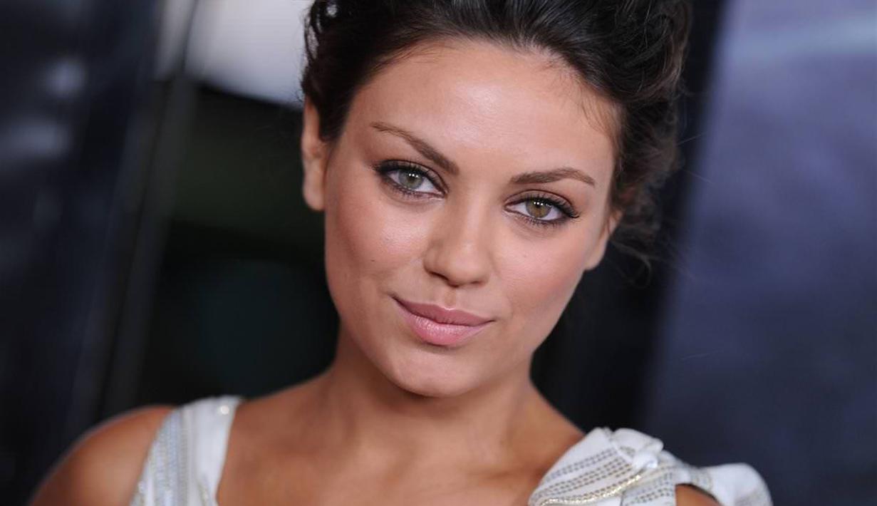Luar Biasa Memesona Ini 8 Selebriti Yang Matanya Miliki Dua Warna Page 1 News Entertainment Fimela Com Mila kunis has a gorgeous heterochromia : selebriti yang matanya miliki dua warna