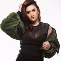 (Instagram/nafaurbach)