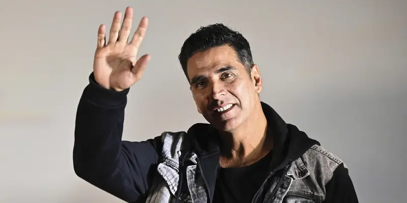 Gaya Aktor Bollywood Akshay Kumar Saat Promosikan Film Terbarunya