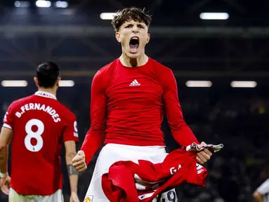 Manchester United memenangkan laga secara dramatis atas Fulham pada pekan ke-16 Liga Inggris 2022/2023. (AP/Leila Coker)