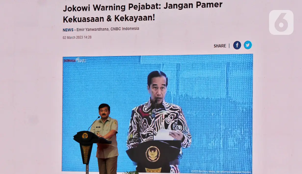 Menteri Agraria dan Tata Ruang/Kepala Badan Pertanahan Nasional (ATR/BPN) Hadi Tjahjanto menyampaikan sambutan saat membuka Rapat Kerja Nasional (Rakernas) Tahun 2023 di Hotel Shangri-La, Jakarta, Selasa (7/3/23). Rakernas bertema "Peningkatan Investasi Melalui Transformasi Digital dan Kepastian Hukum di Bidang Tata Ruang dan Pertanahan". (Liputan6.com/Johan Tallo)