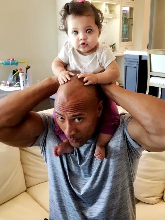 Namun ia sangat bersyukur atas kelahiran anak ketiganya. (instagram/therock)