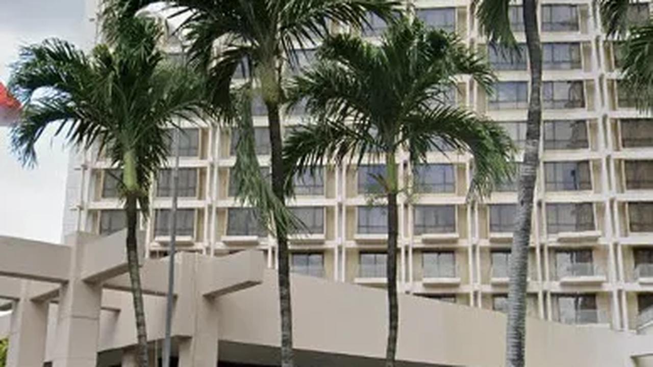Ratusan Polisi Dikerahkan Kawal Pengosongan Hotel Sultan