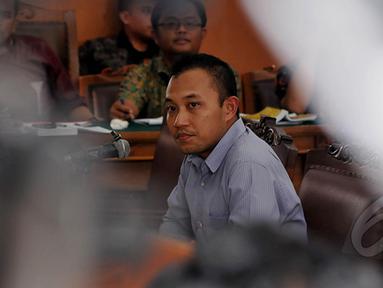 Sidang lanjutan praperadilan Budi Gunawan kembali digelar di Pengadilan Negeri Jakarta Selatan. Tampak mantan penyidik KPK, AKBP Hendi F Kurniawan hadir sebagai saksi, Jakarta, Selasa (10/2/2015). (Liputan6.com/Johan Tallo)