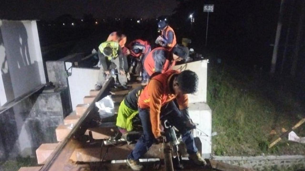 Bantalan Sintetis Kereta Api: Teknologi Jepang Sejak 1980 Kini Dukung Lingkungan di Madiun