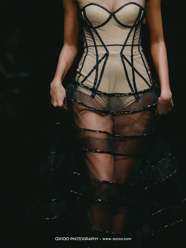 Women, Peragaan Busana dari Perempuan untuk Perempuan dari Monica Ivena dan Mety Choa