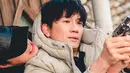 <p>Dalam potongan gambar yang baru dirilis, Jang Jae Kyung berhadapan dengan penjahat dalam pertemuan yang menegangkan. Berdiri di halaman depan rumah seseorang, Jang Jae Kyung menodongkan pistol ke penjahat dan mengeluarkan peringatan keras dengan tatapan tajam.</p>