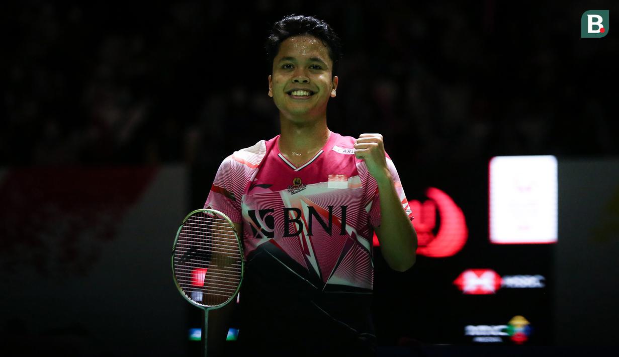 Indonesia memastikan 4 tempat di babak 16 besar tunggal putra Indonesia Masters 2023. Hasil tu didapat setelah 4 dari 5 pemain tunggal putra yang turun di babak 32 besar mampu mengalahkan lawan-lawanya, Rabu (25/1/2023) di Istora Gelora Bung Karno Senayan, Jakarta. Satu-satunya kekalahan di derita Christian Adinata setelah menyerah dari wakil Jepang, Kenta Nishimoto. Berikut keempat tunggal putra Indonesia yang lolos ke babak 16 besar. (Bola.com/Bagaskara Lazuardi)