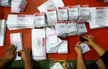 Memantau pelipatan dan penyortiran surat suara Pilkada Tangsel