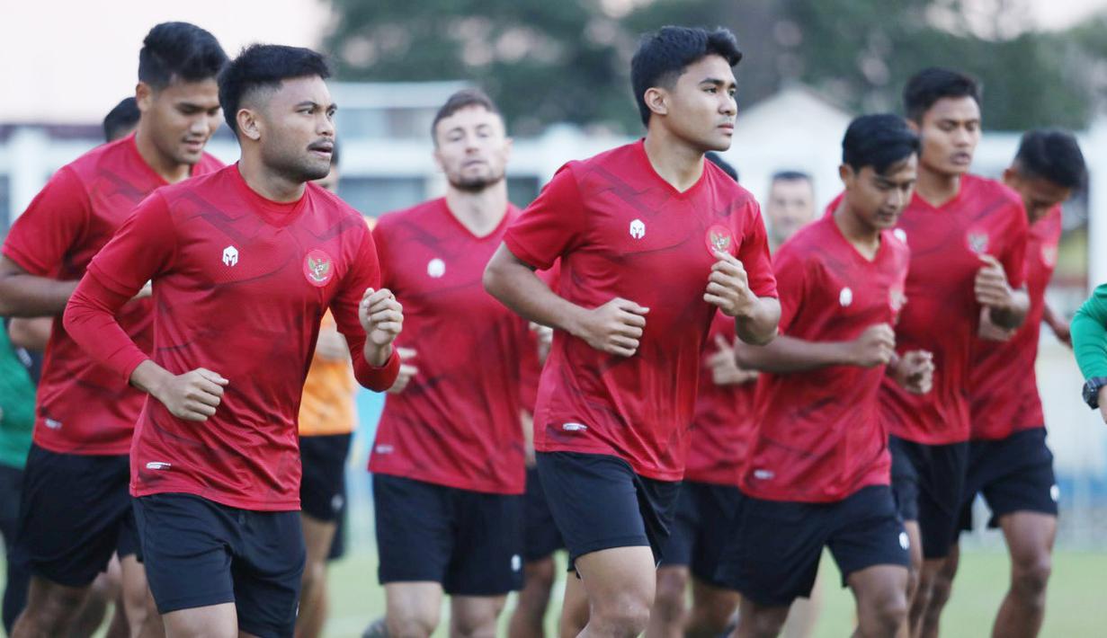 Timnas Indonesia terus menggenjot persiapan jelang menghadapi Timnas Curacao di Bandung. Skuad Garuda melakukan sesi latihan di Stadion Sidolig, Jalan Ahmad Yani, Bandung, Selasa (20/9/2022). (Dokumentasi PSSI)