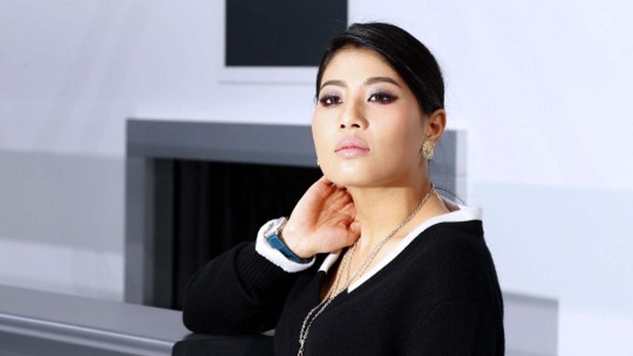 Pesona Putri Kerajaan Thailand hadiri acara fashion di Paris