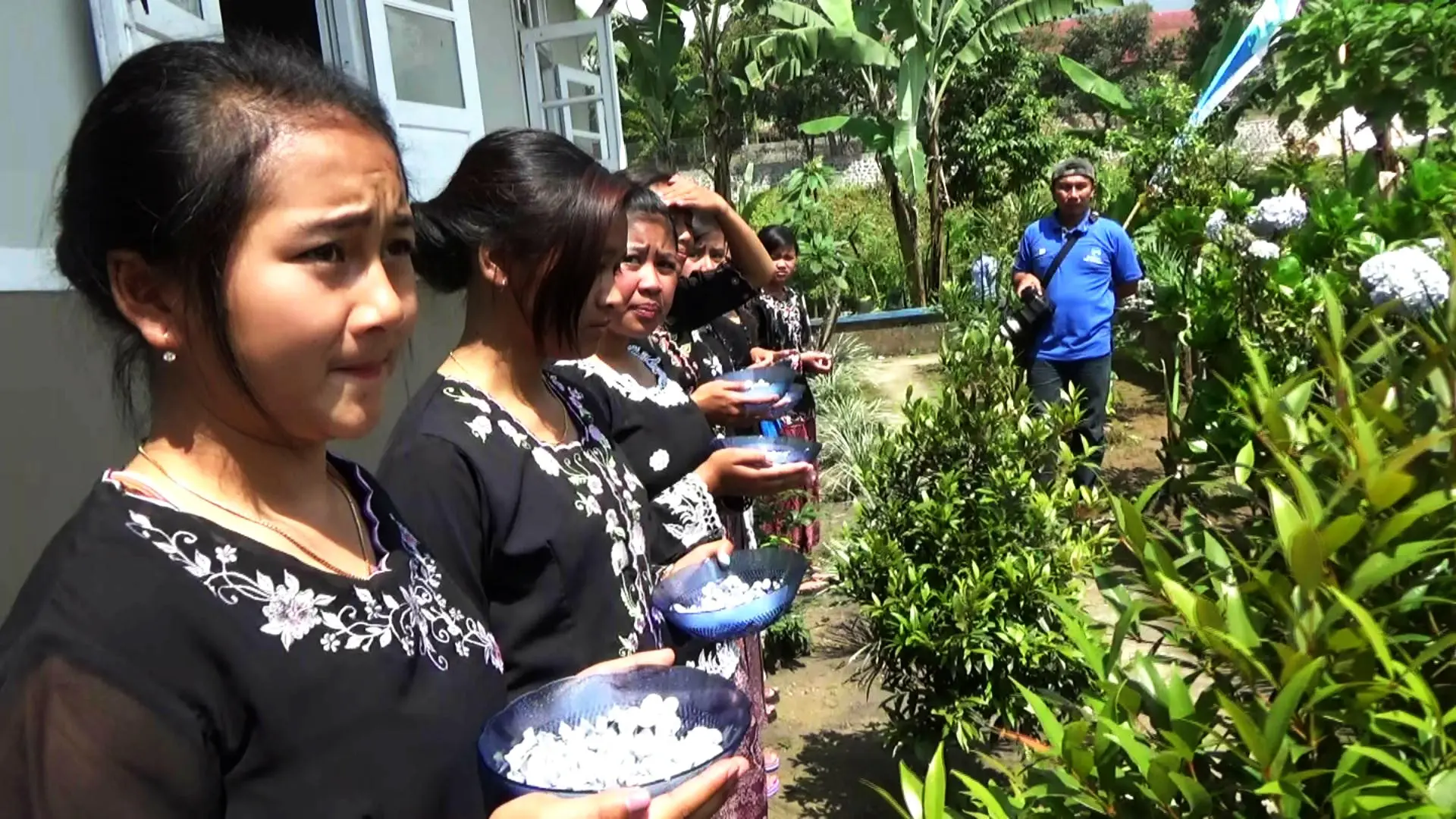 Manten Tengger merupakan busana yang kerap dikenakan warga Suku Tengger saat acara sakral seperti pernikahan. (/Dian Kurniawan)