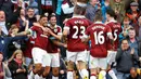 Pemain Burnley, Andre Gray, merayakan gol yang dicetaknya ke gawang Liverpool dalam lanjutan Premier League di Stadion Turf Moor, Sabtu (20/8/2016). (Action Images via Reuters/Lee Smith)