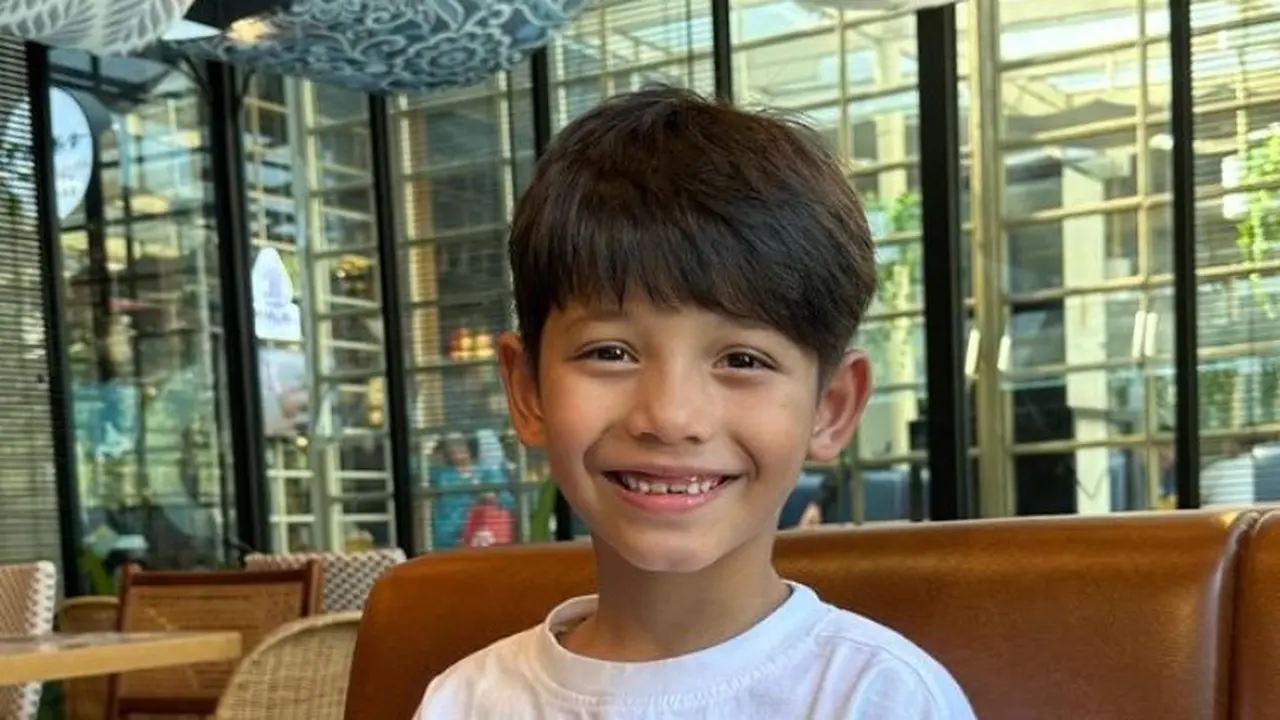 Potret Faqih Alaydrus di restaurant (Instagram/@faqih_alaydruss)
