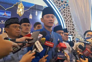 Ketum Demokrat Agus Harimurti Yudhoyono (AHY) mengungkapkan, Ramadan sejatinya merupakan bulan yang menghadirkan keterangan, tapi kali ini berbeda. (Liputan6.com/Rifqy Alief Abiyya)
