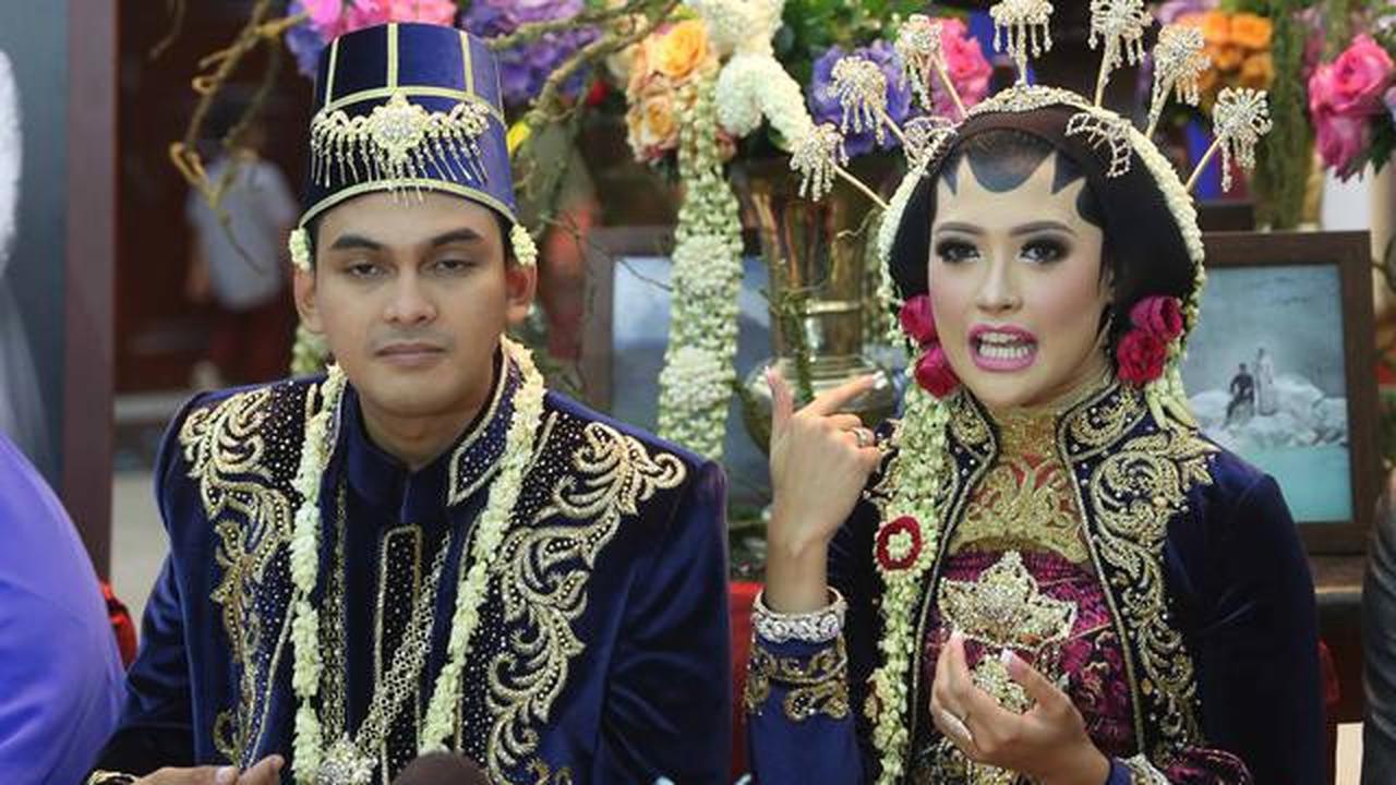 4 Artis Ini Pernah Tampil Pakai Paes Jawa Hijab, Alyssa SoebandonosaatMenikah