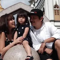 Belakangan, Gempi terlihat senang sekali menyanyikan lagu-lagu dewasa yang sedang viral. Hal ini pun ternyata tak menjadi kekhawatiran bagi Gisell sebagai ibu, yang penting baginya adalah sang anak senang. (Instagram/gadiiing)