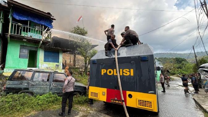 Tiga AWC Polri Jadi Penyelamat Kebakaran Jayapura