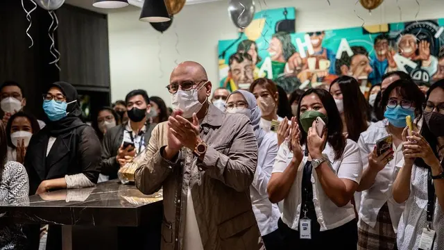 Rayakan Bersama Karyawan, Ini 7 Potret Ulang Tahun Irwan Mussry yang ke 60