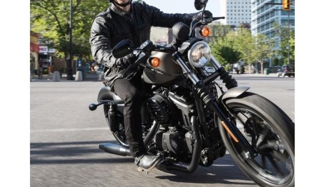 Ilustrasi berkendara (Harley-Davidson)