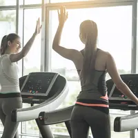 Saat berpuasa sebaiknya olahraga dilakukan dengan intensitas ringan sampai sedang, 30 menit 3-5 kali dalam seminggu.