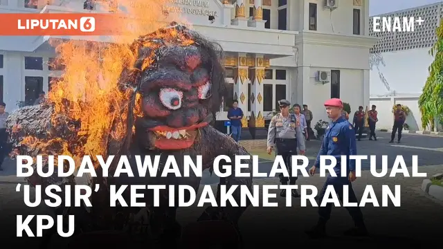 Budayawan Jogja Bakar Ogoh-ogoh di Kantor KPU DIY untuk Tuntut Kenetralan di Pemilu 2024