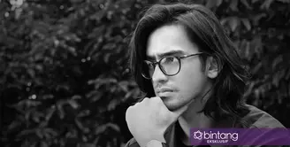 Meski nama pemeran Omar Daniel kian melejit, ia masih belum mau diagung-agungkan. Apalagi dirinya merasa masih biasa dan belum menjadi publik pigure. Lantas seperti apa publik pigure menurutnya? (Adrian Putra/Bintang.com)