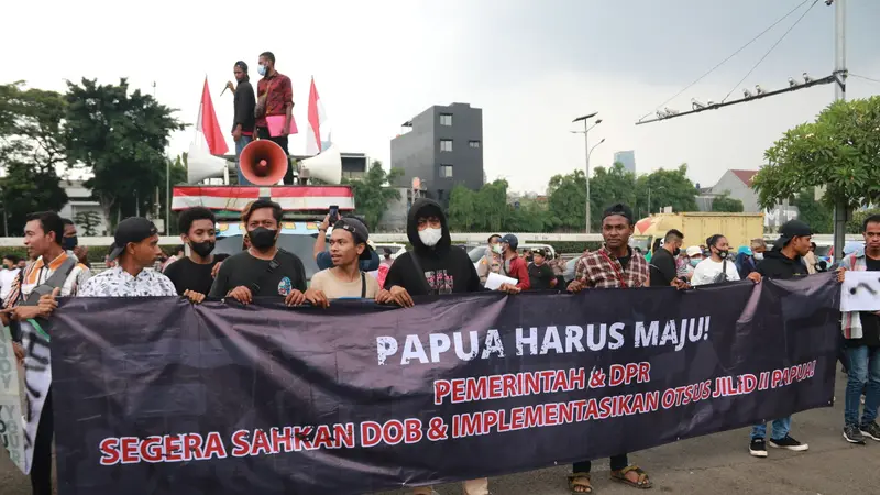 Konferensi Mahasiswa Papua (KMP) Jabodetabek menggelar aksi damai yang meminta DPR dan pemerintah pusat untuk segera mengesahkan Daerah Otonomi Baru (DOB) serta mendukung Otoritas Khusus (Otsus) Jilid II Papua, Selasa (31/5/2022) (Istimewa).