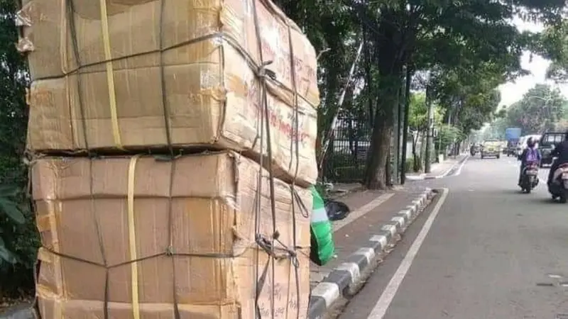 Viral Foto Ojol Bawa Orderan Barang Melebihi Kapasitas, Customer Dikritik Warganet
