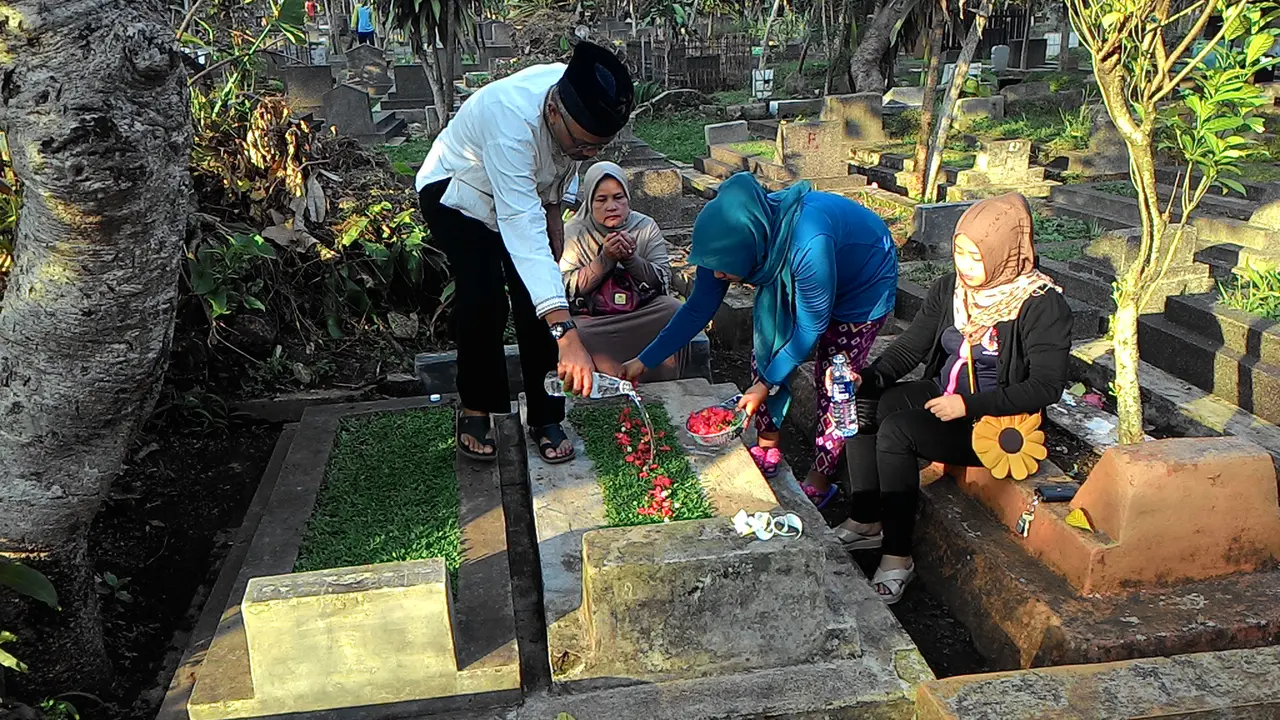 Ziarah kubur sebelum masuk bulan Ramadan