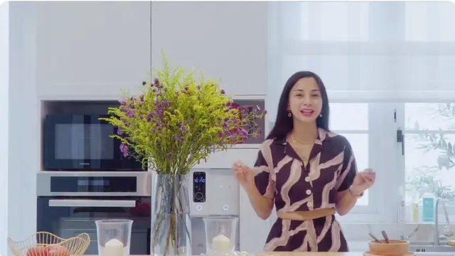 Potret Dapur Kirana Larasati yang Canggih, Dominasi Nuansa Putih yang Elegan