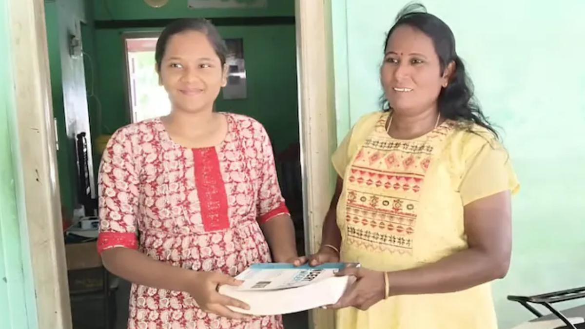 Cerita Ibu dan Anak Belajar Bareng hingga Lulus Ujian Kuliah Dokter